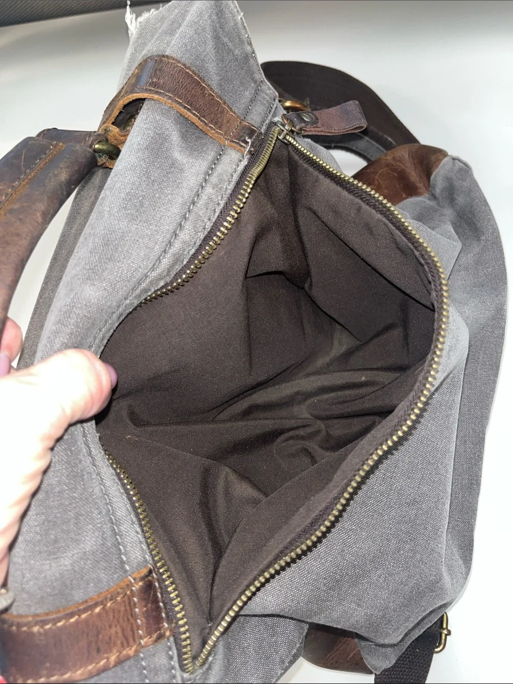 S-Zone gray canvas